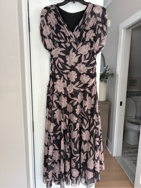Gorgeous O/S midi dress black and cream NWT